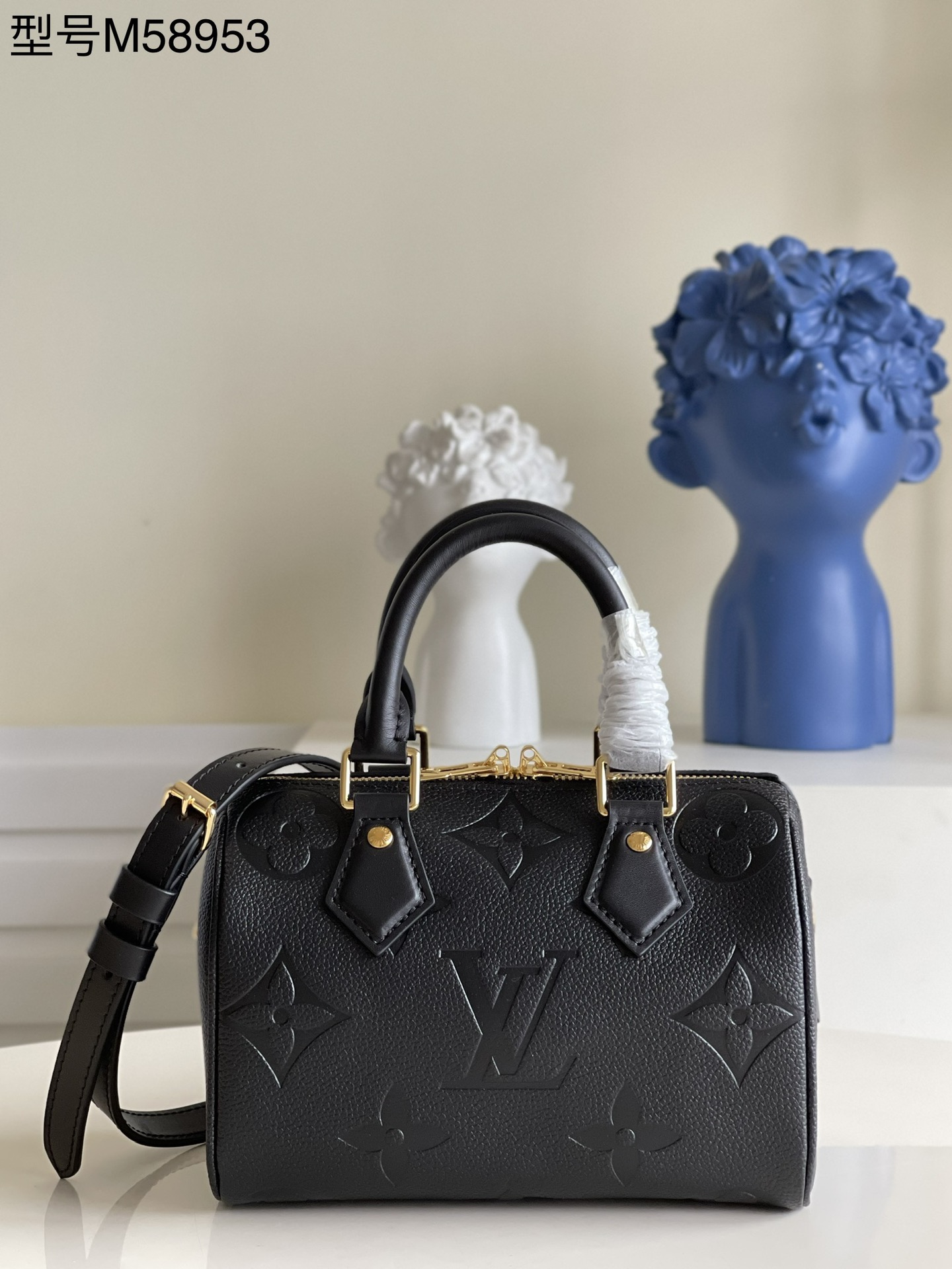 Louis Vuitton® Speedy Bandoulière 20 Black. Size